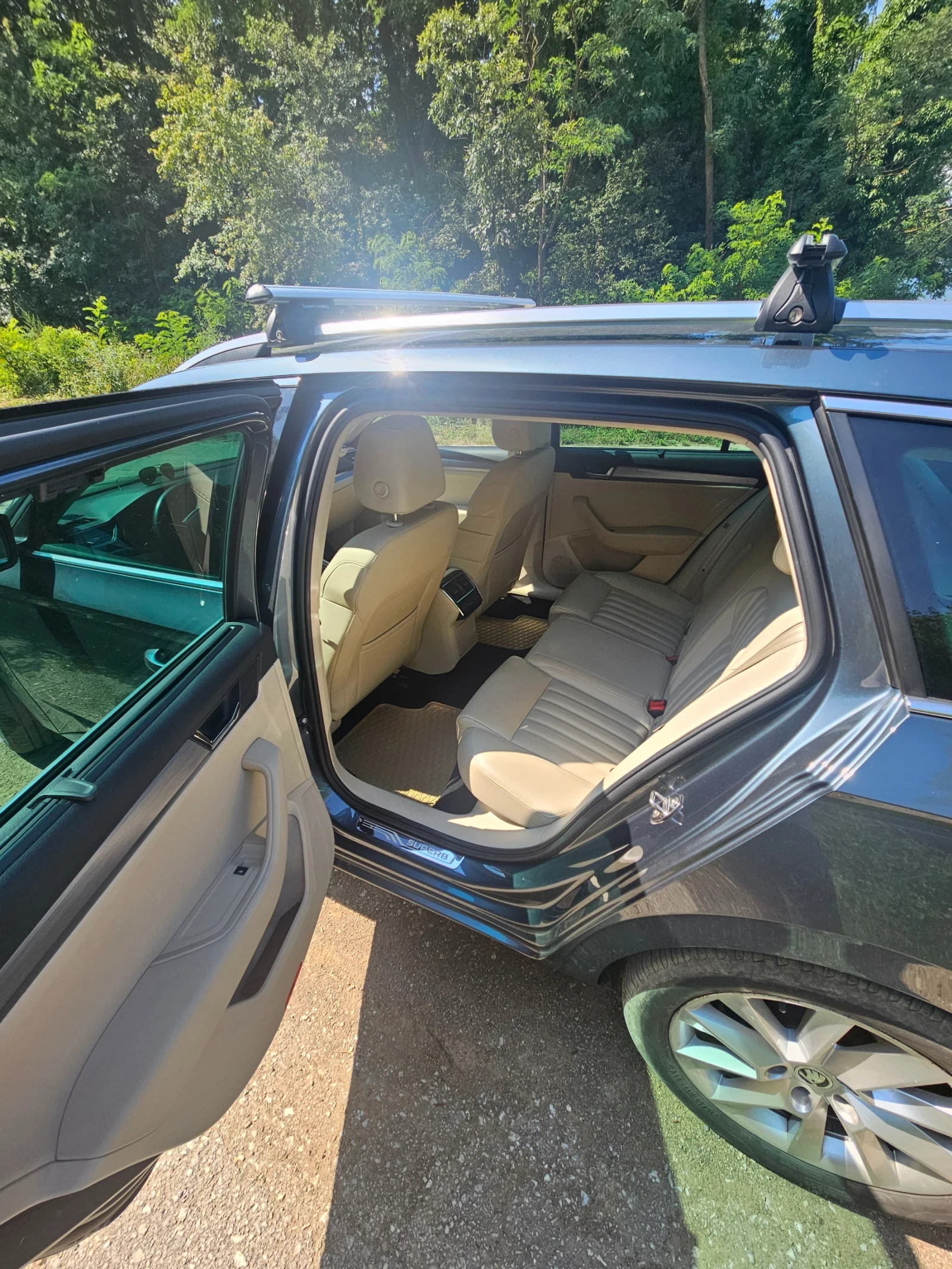 Skoda Superb 2.0 TDI 4X4 Ambition , снимка 5 - Автомобили и джипове - 55751600