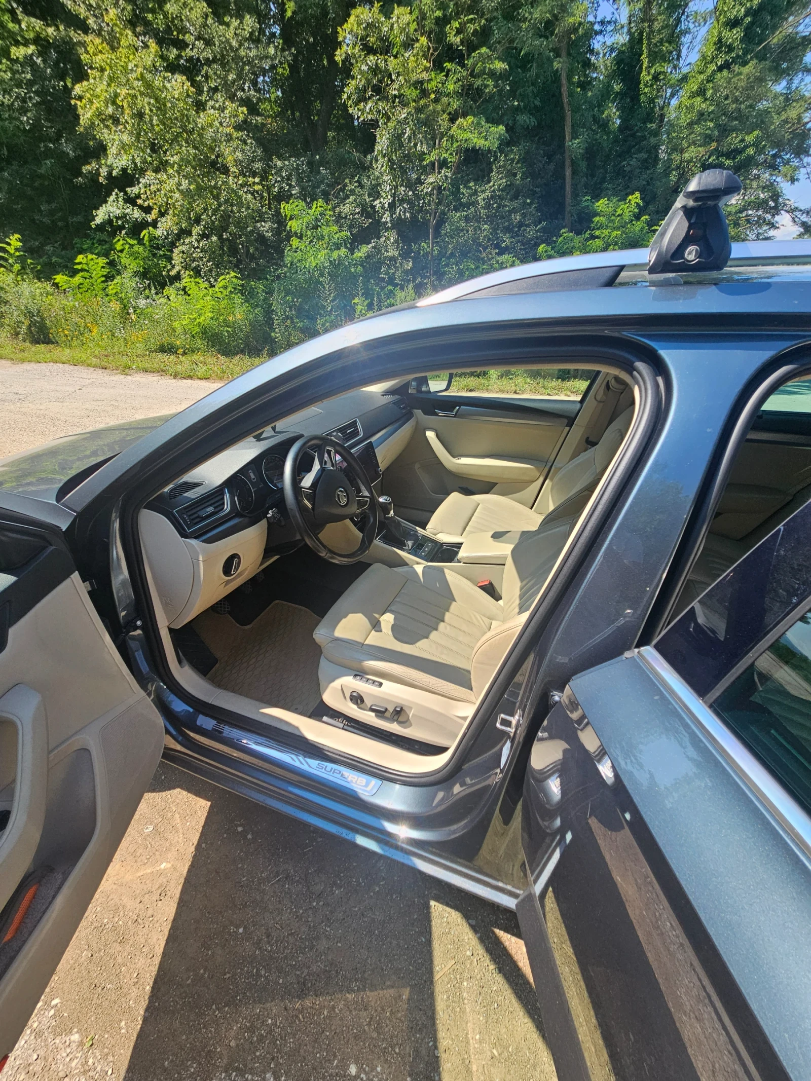 Skoda Superb 2.0 TDI 4X4 Ambition , снимка 6 - Автомобили и джипове - 55751600