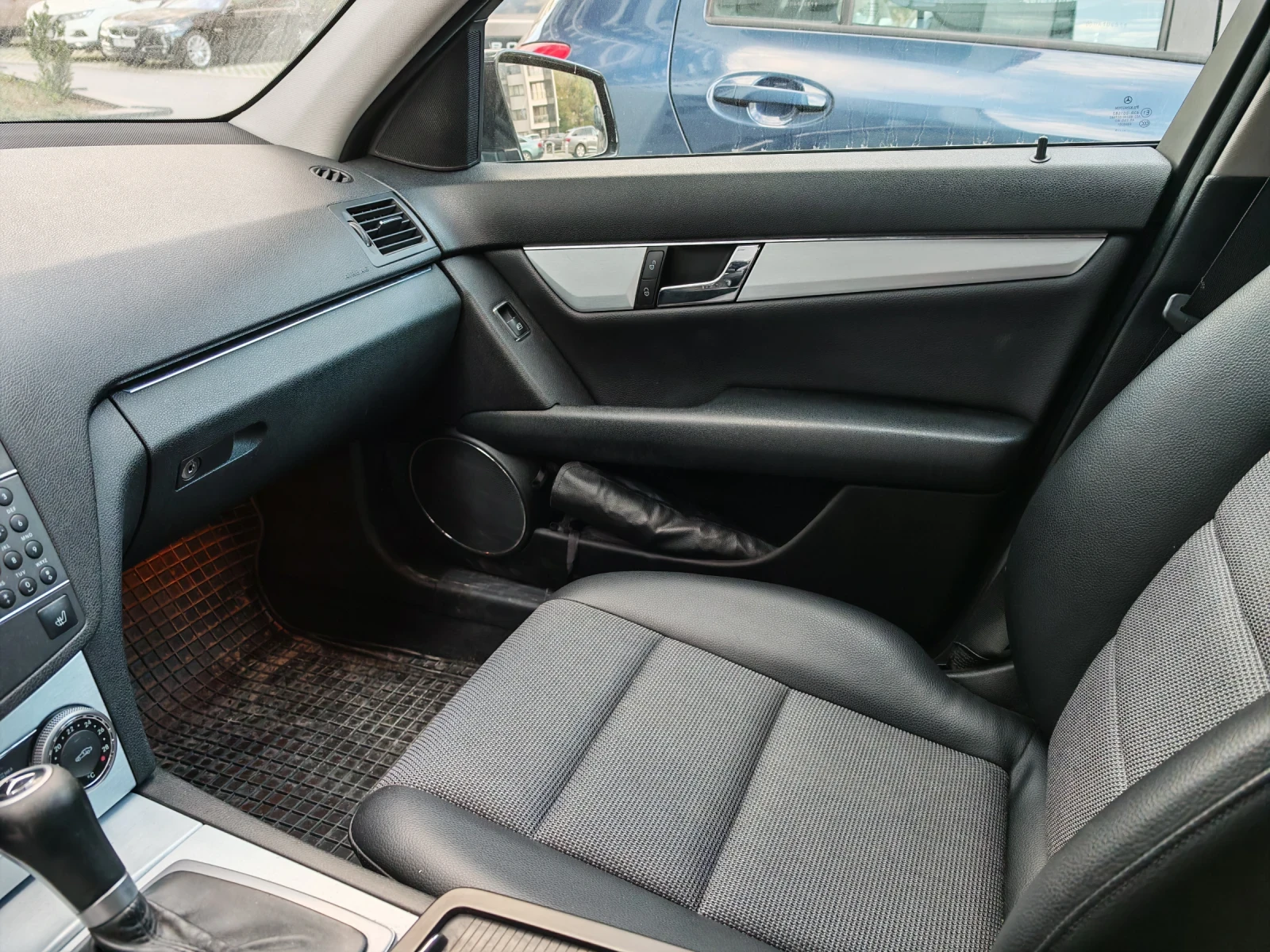 Mercedes-Benz C 250 CGI, снимка 15 - Автомобили и джипове - 56729658
