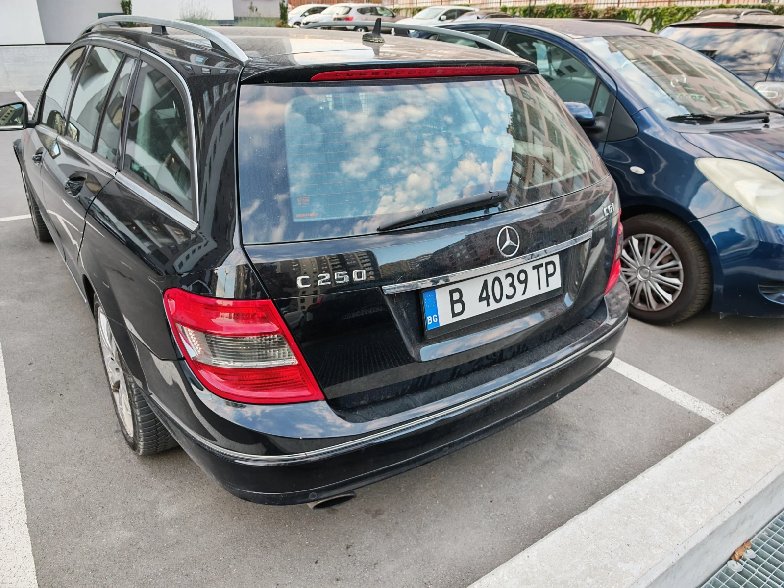 Mercedes-Benz C 250 CGI, снимка 3 - Автомобили и джипове - 56729658