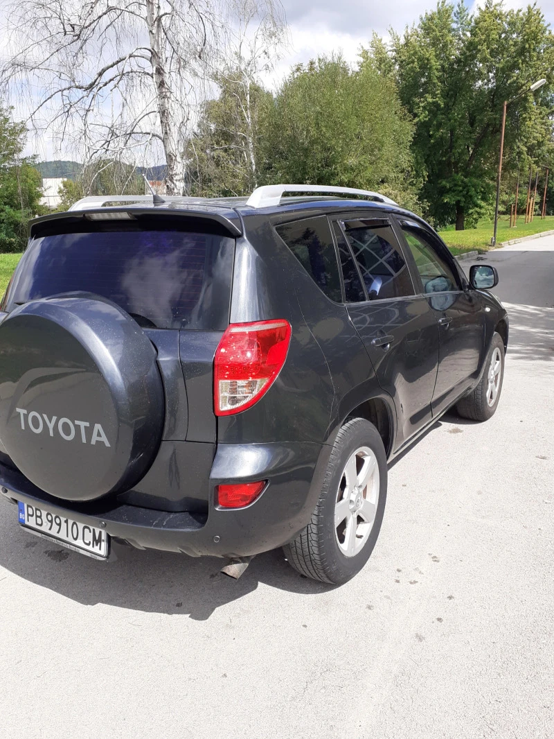 Toyota Rav4 2.2, снимка 10 - Автомобили и джипове - 48610169