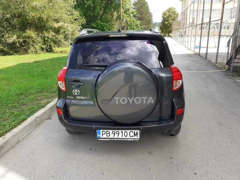 Toyota Rav4 2.2, снимка 5 - Автомобили и джипове - 48610169