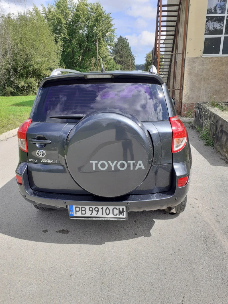 Toyota Rav4 2.2, снимка 9 - Автомобили и джипове - 48610169