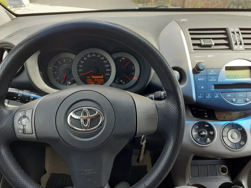 Toyota Rav4 2.2, снимка 6 - Автомобили и джипове - 48610169