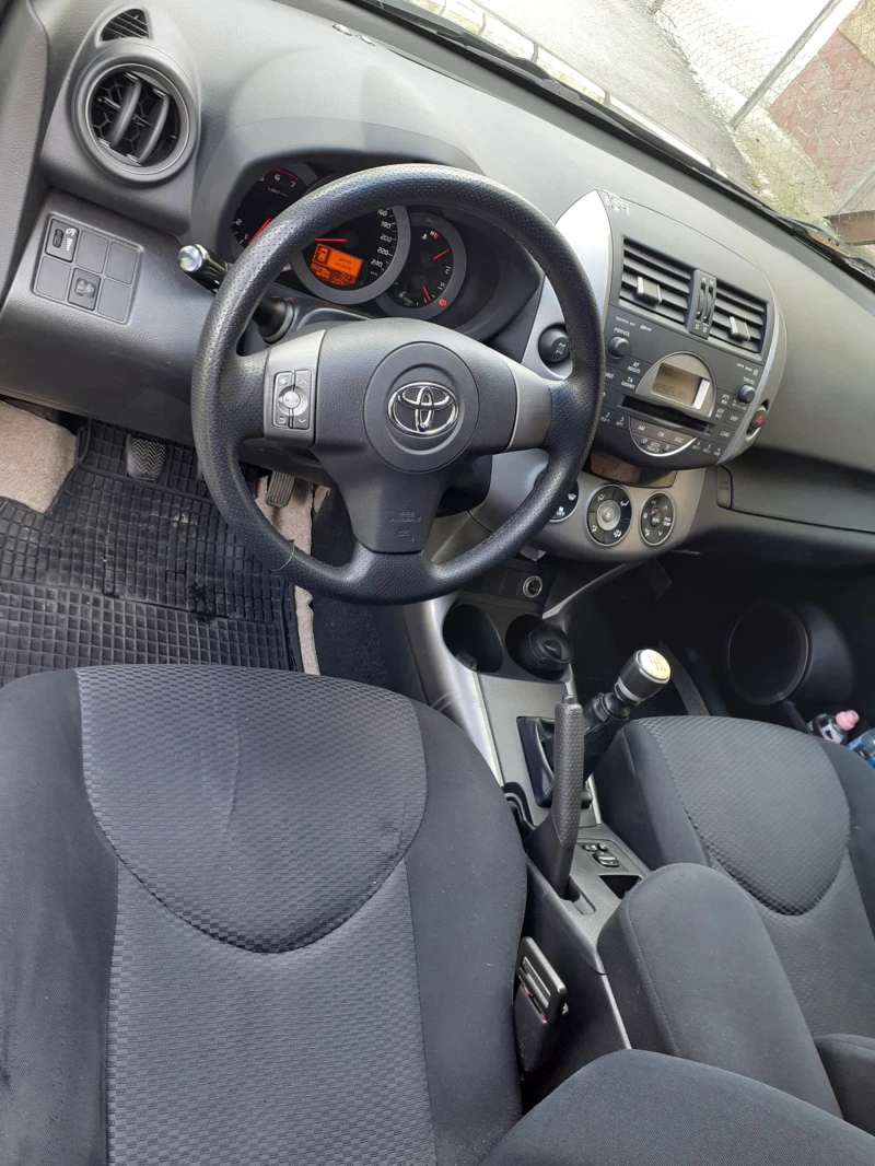 Toyota Rav4 2.2, снимка 13 - Автомобили и джипове - 48610169