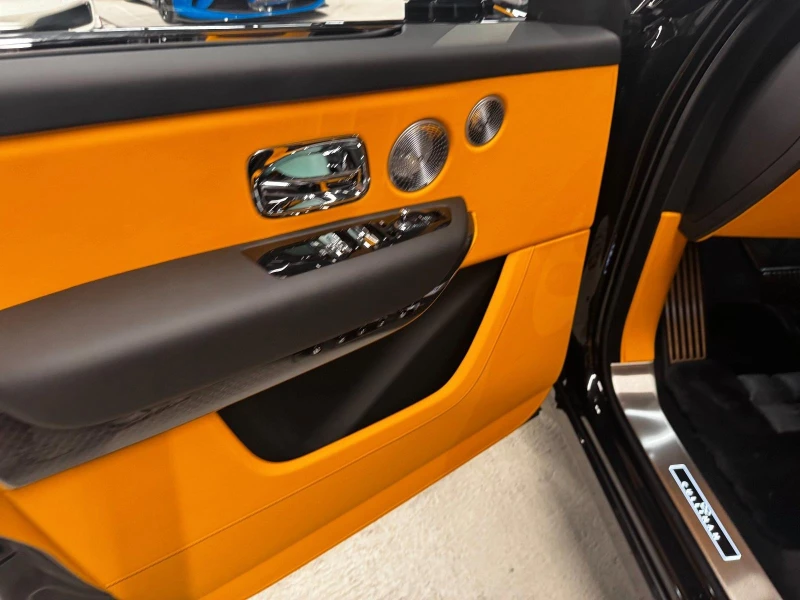 Rolls-Royce Cullinan BLACK BADGE/SHOOTING STAR/BESPOKE/4-SEATS/TV/, снимка 7 - Автомобили и джипове - 51604379