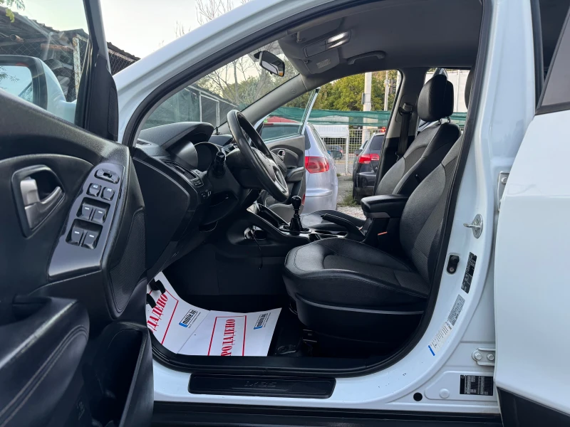Hyundai IX35 1.6i 135HP 6 SPEED GAS BRC KOJA NAVI FUUL 2012 EU5, снимка 10 - Автомобили и джипове - 52441676