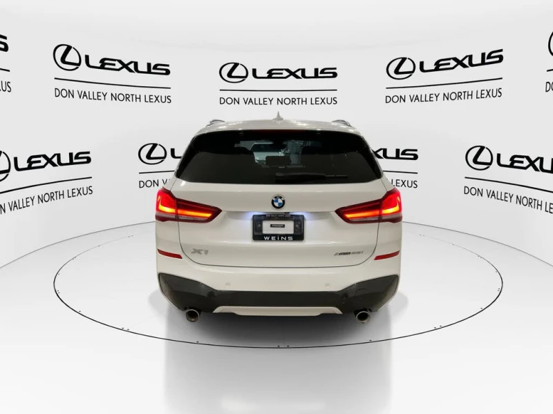 BMW X1 I * M-Package* * HeadUp* AвтоКредит* (ЦЕНА ДО БГ), снимка 9 - Автомобили и джипове - 53191871