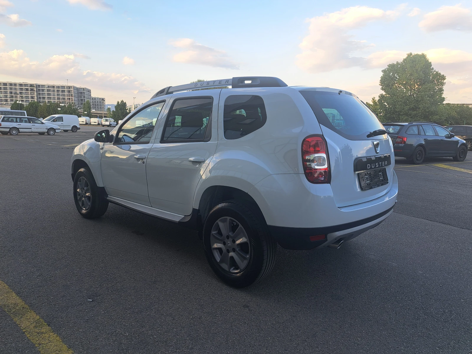 Dacia Duster * 1.6-БЕНЗИН/ГАЗ* TOP* FULL*  - изображение 9