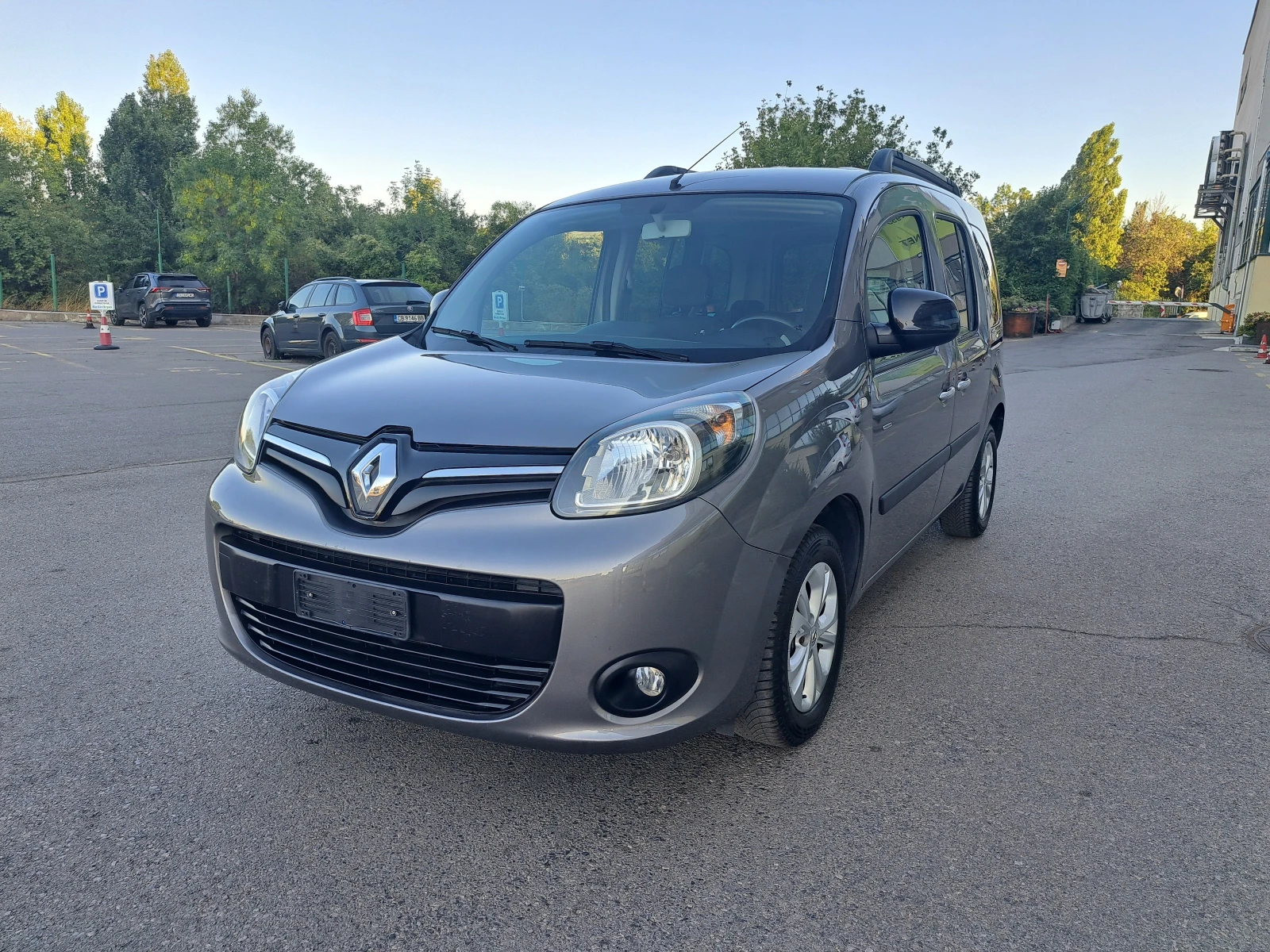 Renault Kangoo * ИТАЛИЯ* LIMITED* TOP* , снимка 9 - Автомобили и джипове - 32922709