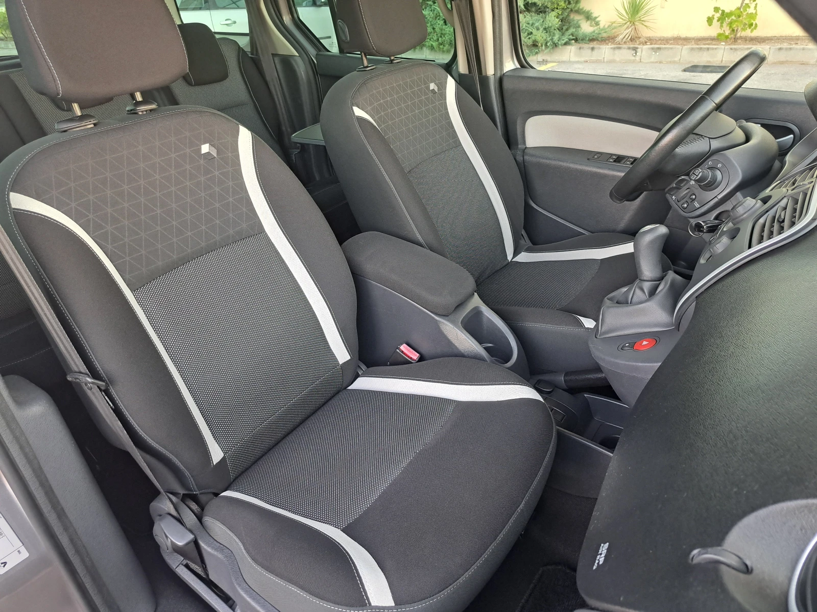 Renault Kangoo * ИТАЛИЯ* LIMITED* TOP* , снимка 17 - Автомобили и джипове - 32922709