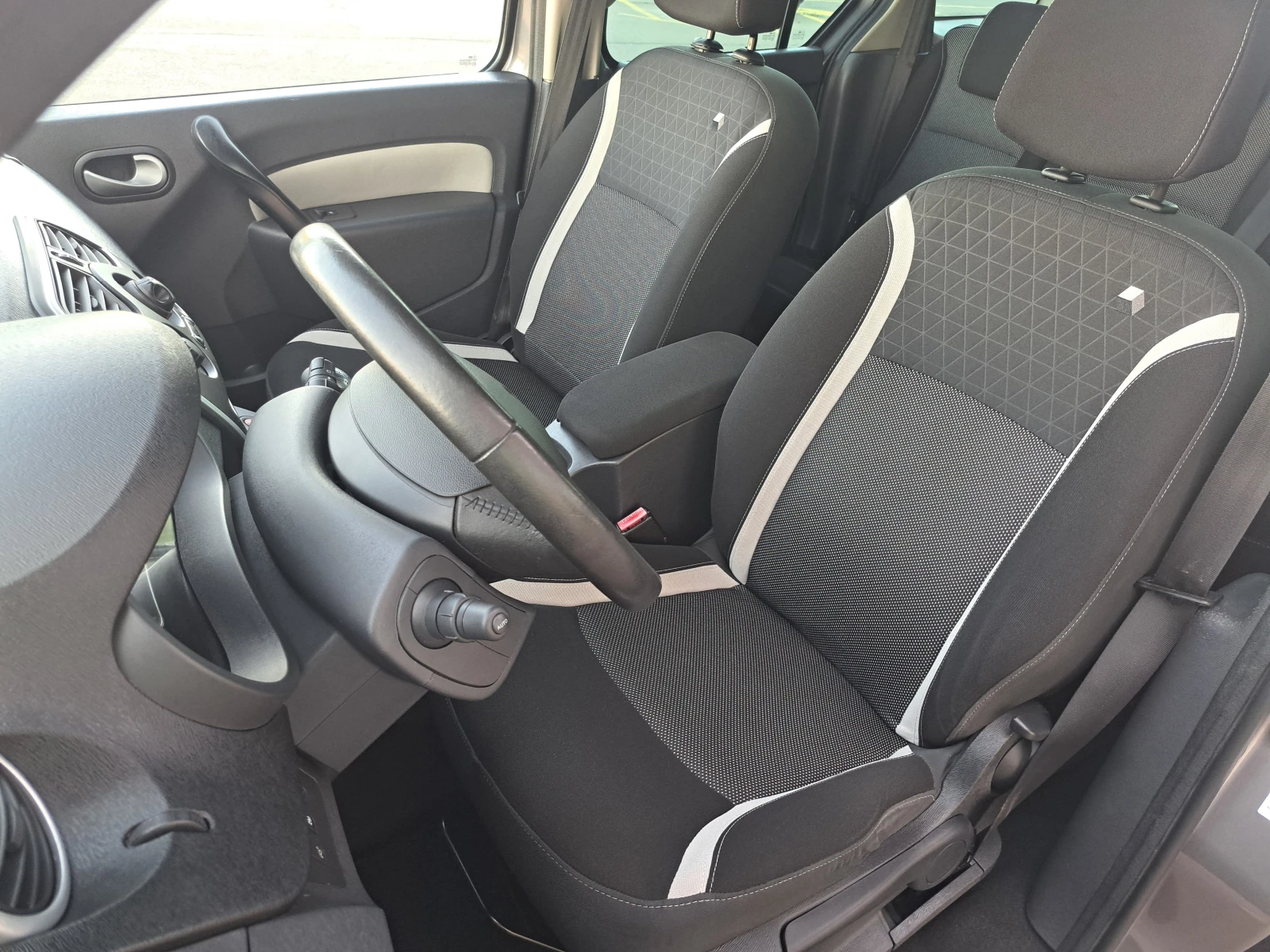 Renault Kangoo * ИТАЛИЯ* LIMITED* TOP* , снимка 11 - Автомобили и джипове - 32922709