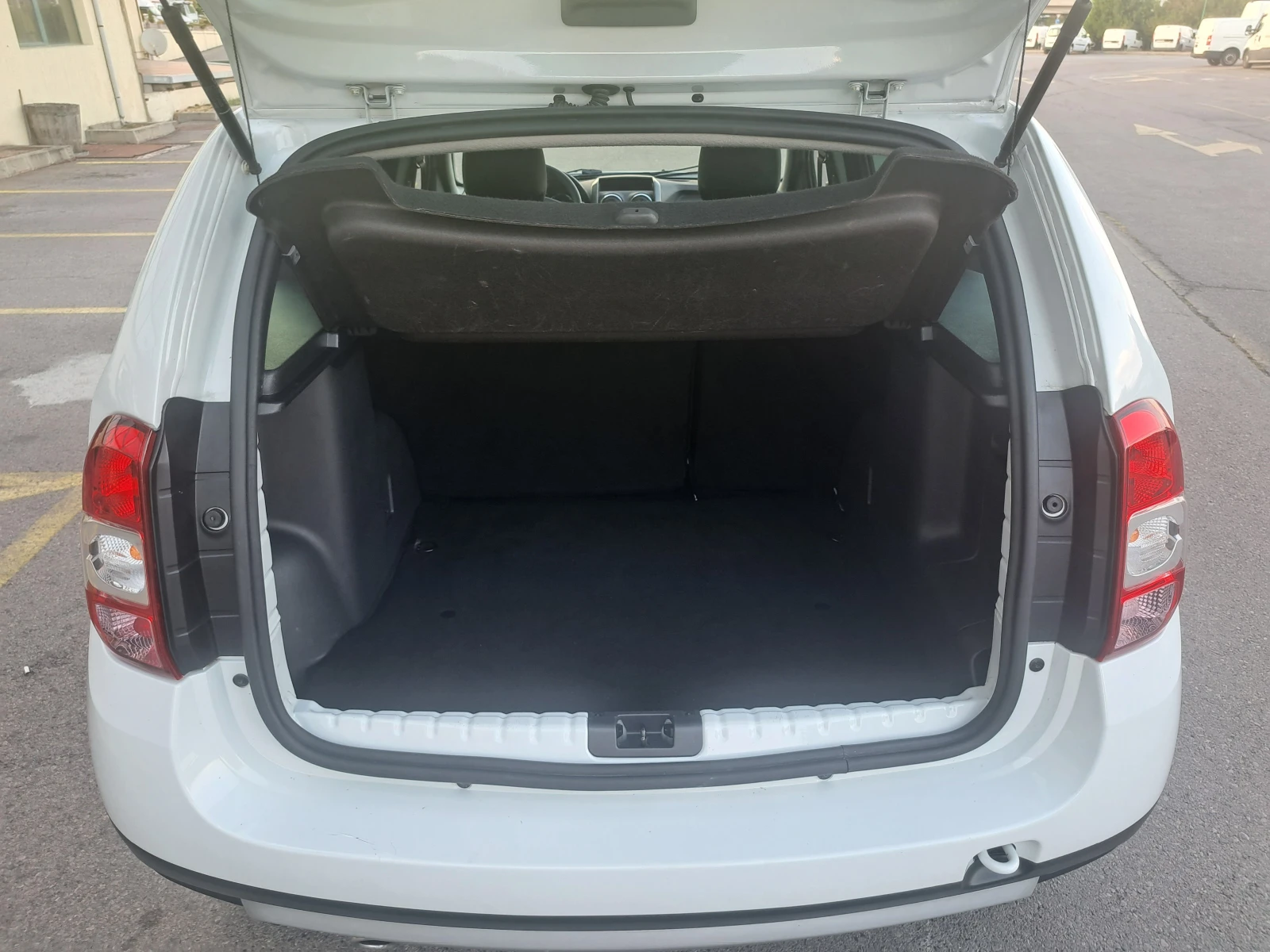 Dacia Duster * 1.6-БЕНЗИН/ГАЗ* TOP* FULL*  - изображение 8