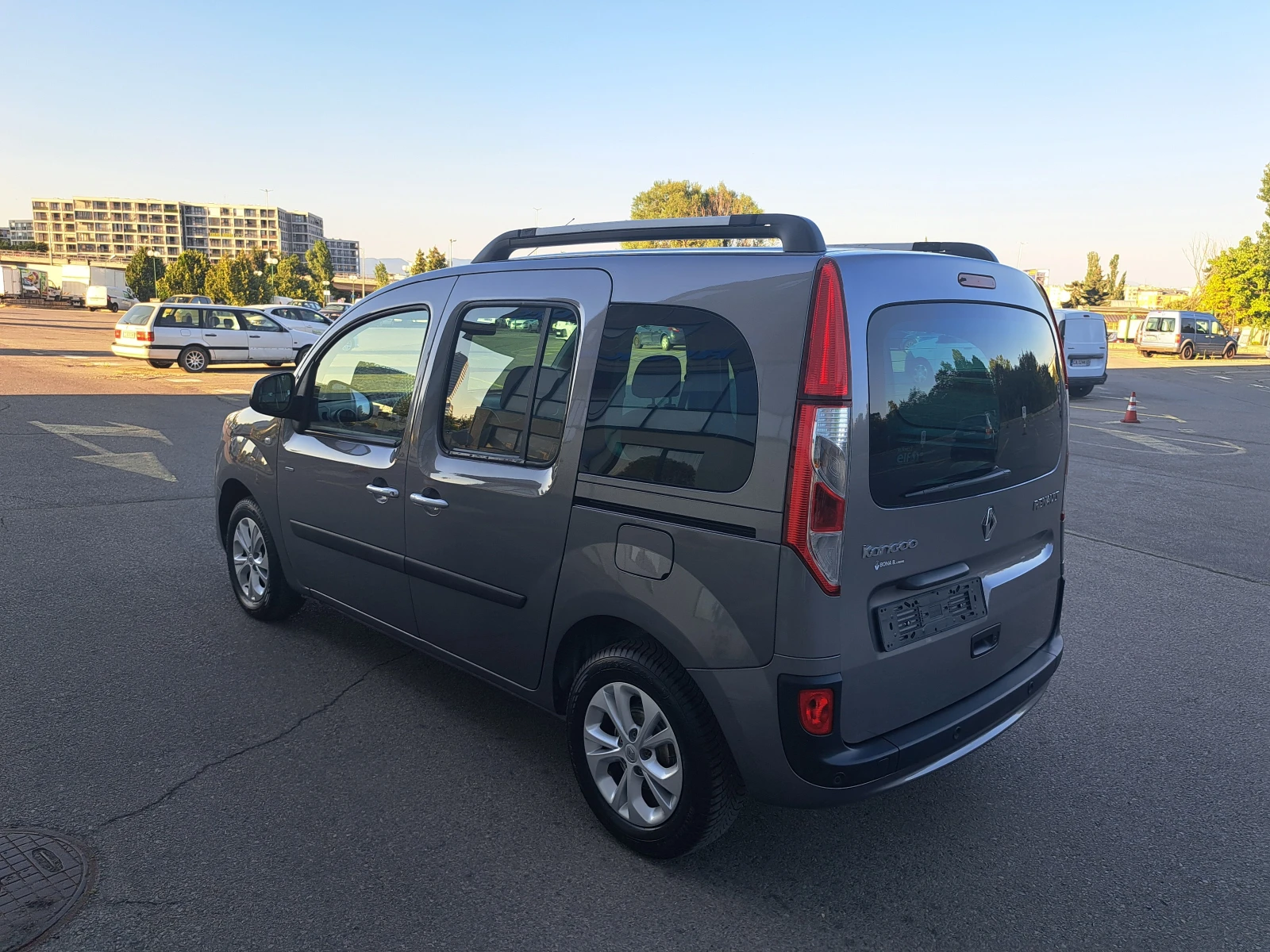 Renault Kangoo * ИТАЛИЯ* LIMITED* TOP* , снимка 7 - Автомобили и джипове - 32922709