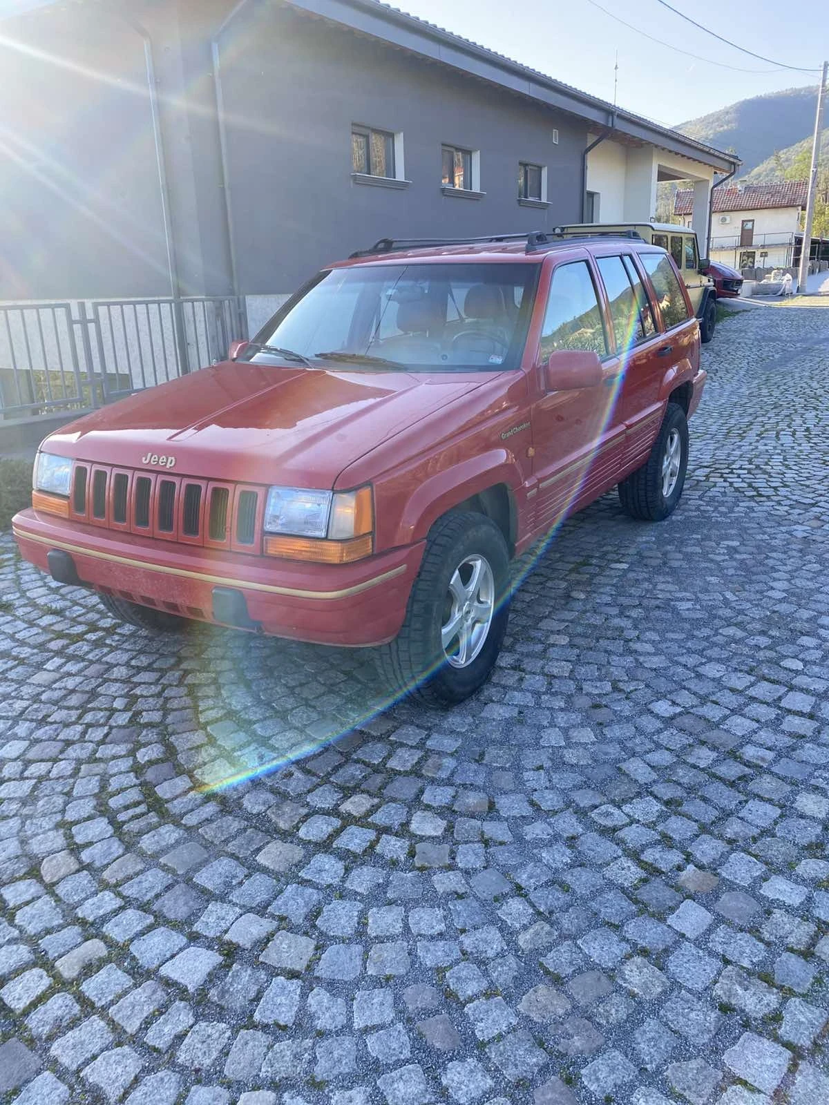 Jeep Grand cherokee 5.2beznzin 100%РЕАЛНИ КИЛОМЕТРИ, снимка 3 - Автомобили и джипове - 54245034