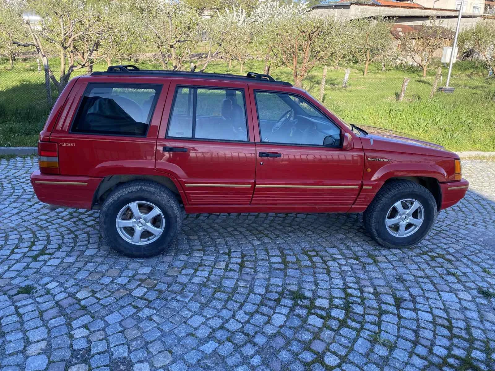 Jeep Grand cherokee 5.2beznzin 100%РЕАЛНИ КИЛОМЕТРИ, снимка 4 - Автомобили и джипове - 54245034