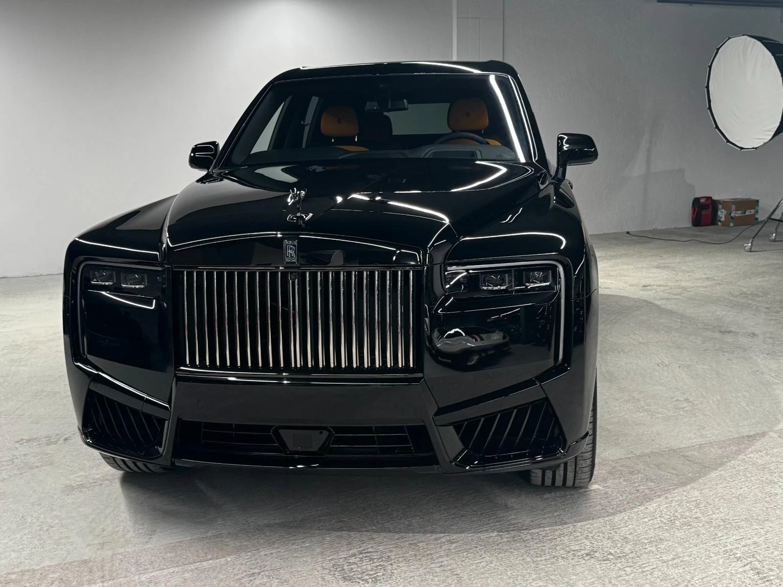 Rolls-Royce Cullinan BLACK BADGE/SHOOTING STAR/BESPOKE/4-SEATS/TV/ - изображение 2