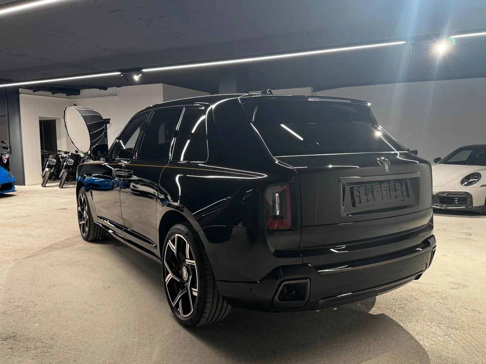 Rolls-Royce Cullinan BLACK BADGE/SHOOTING STAR/BESPOKE/4-SEATS/TV/ - изображение 4