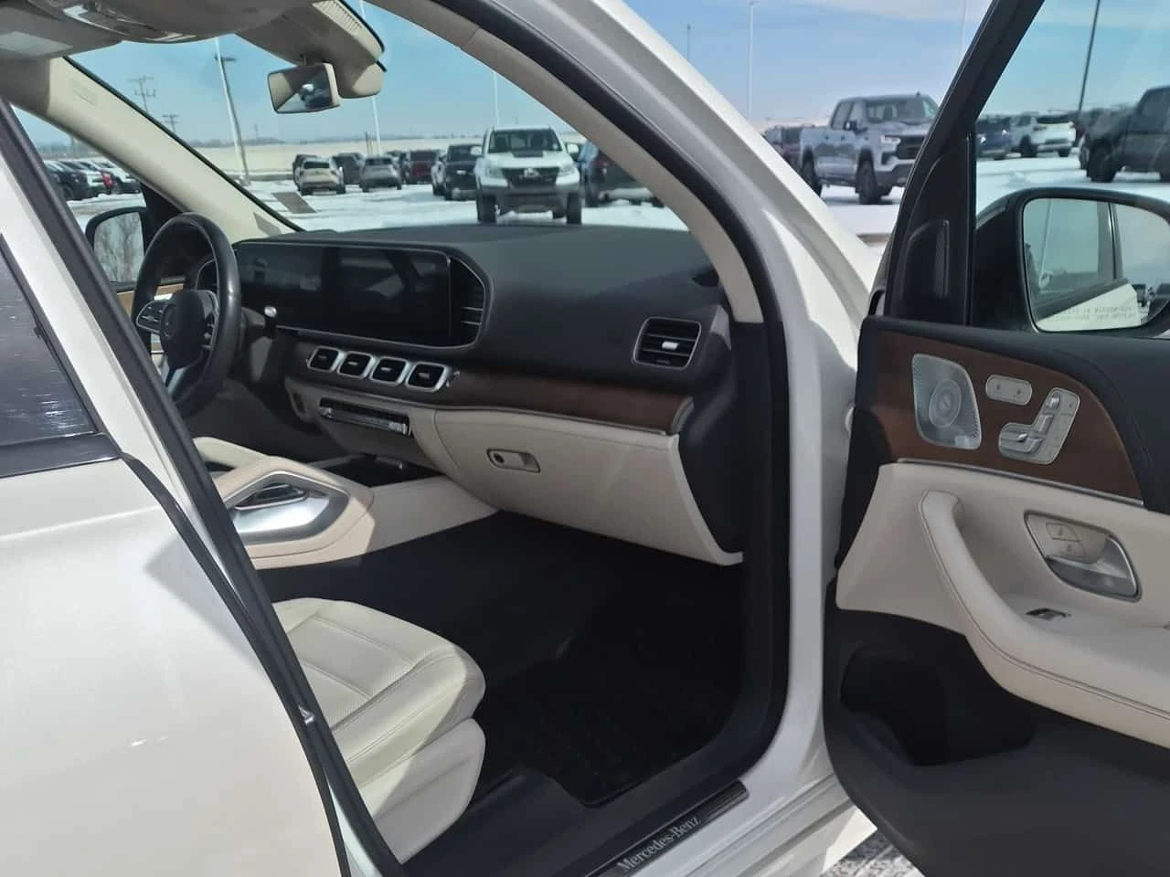 Mercedes-Benz GLE 350 * 4MATIC* DISTRONIC* BURMESTER* ОБДУХАНЕ* , снимка 14 - Автомобили и джипове - 53802079