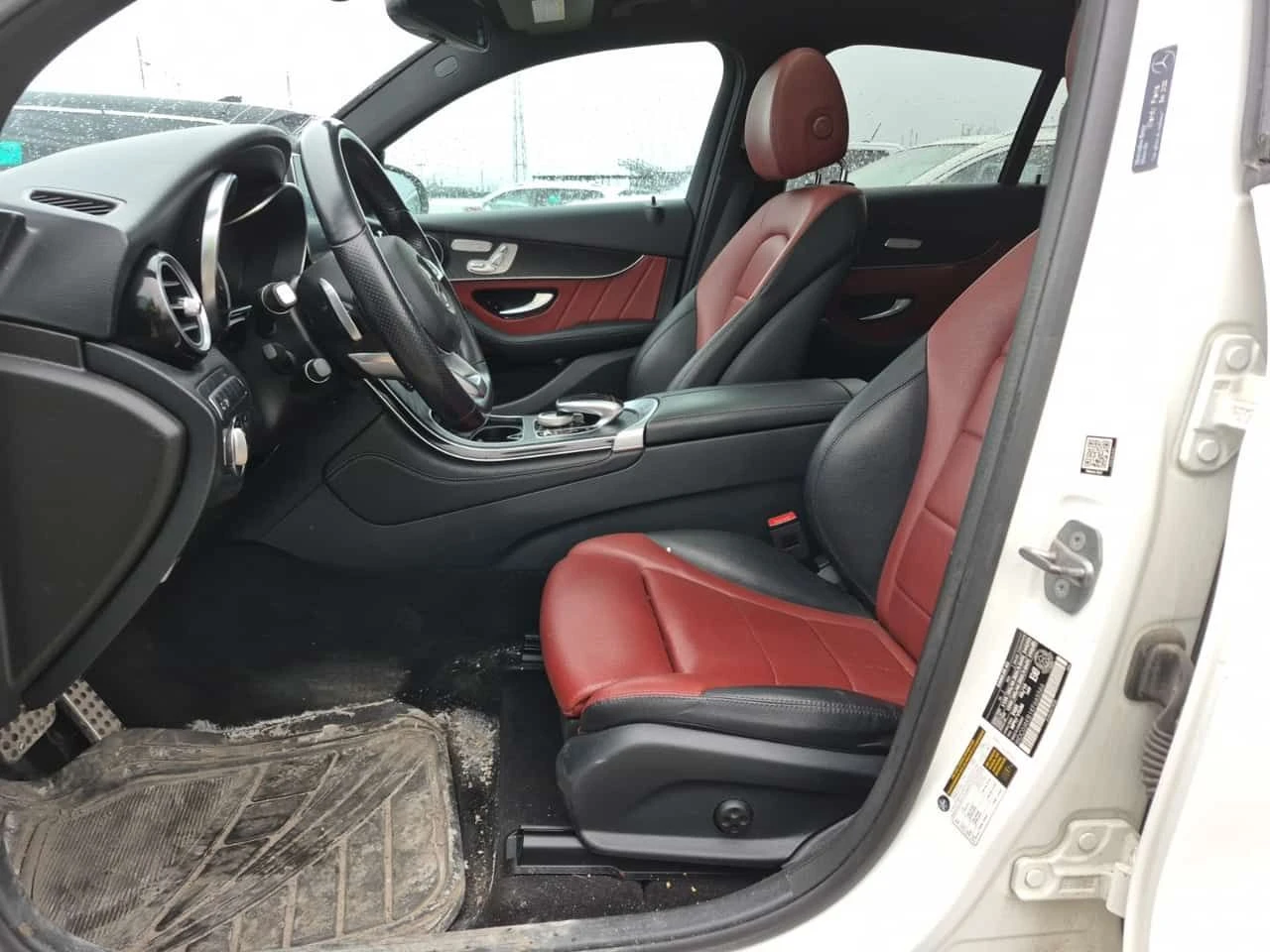 Mercedes-Benz GLC * 300 * CARFAX * ЦЕНА ДО БГ, снимка 7 - Автомобили и джипове - 54237286