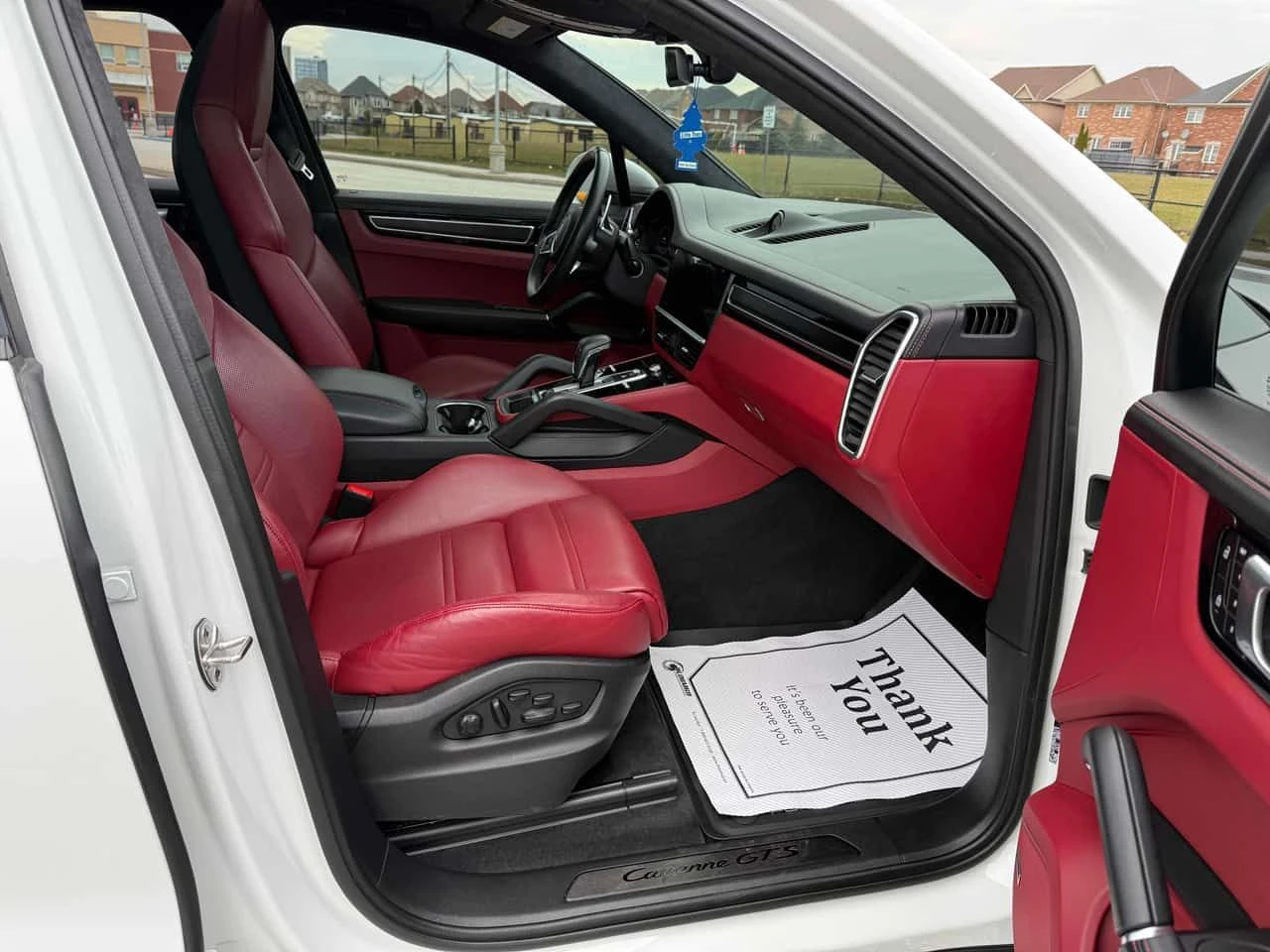 Porsche Cayenne * GTS * 360 КАМЕРА* ДИСТРОНИК* ПАНОРАМА* , снимка 11 - Автомобили и джипове - 54276166