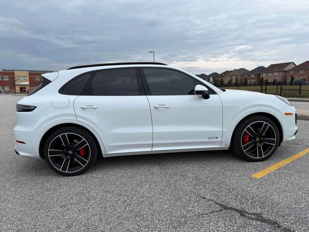 Porsche Cayenne * GTS * 360 КАМЕРА* ДИСТРОНИК* ПАНОРАМА* , снимка 4 - Автомобили и джипове - 54276166