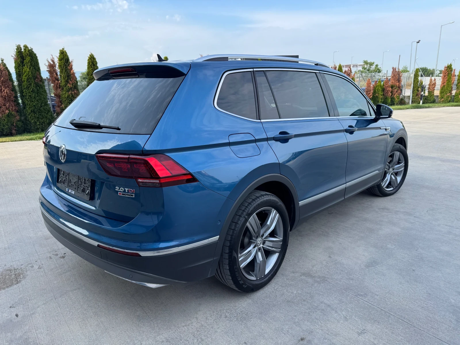 VW Tiguan Allspace 2.0TDI/4MOTION/PANO/ЛИЗИНГ, снимка 7 - Автомобили и джипове - 55128121