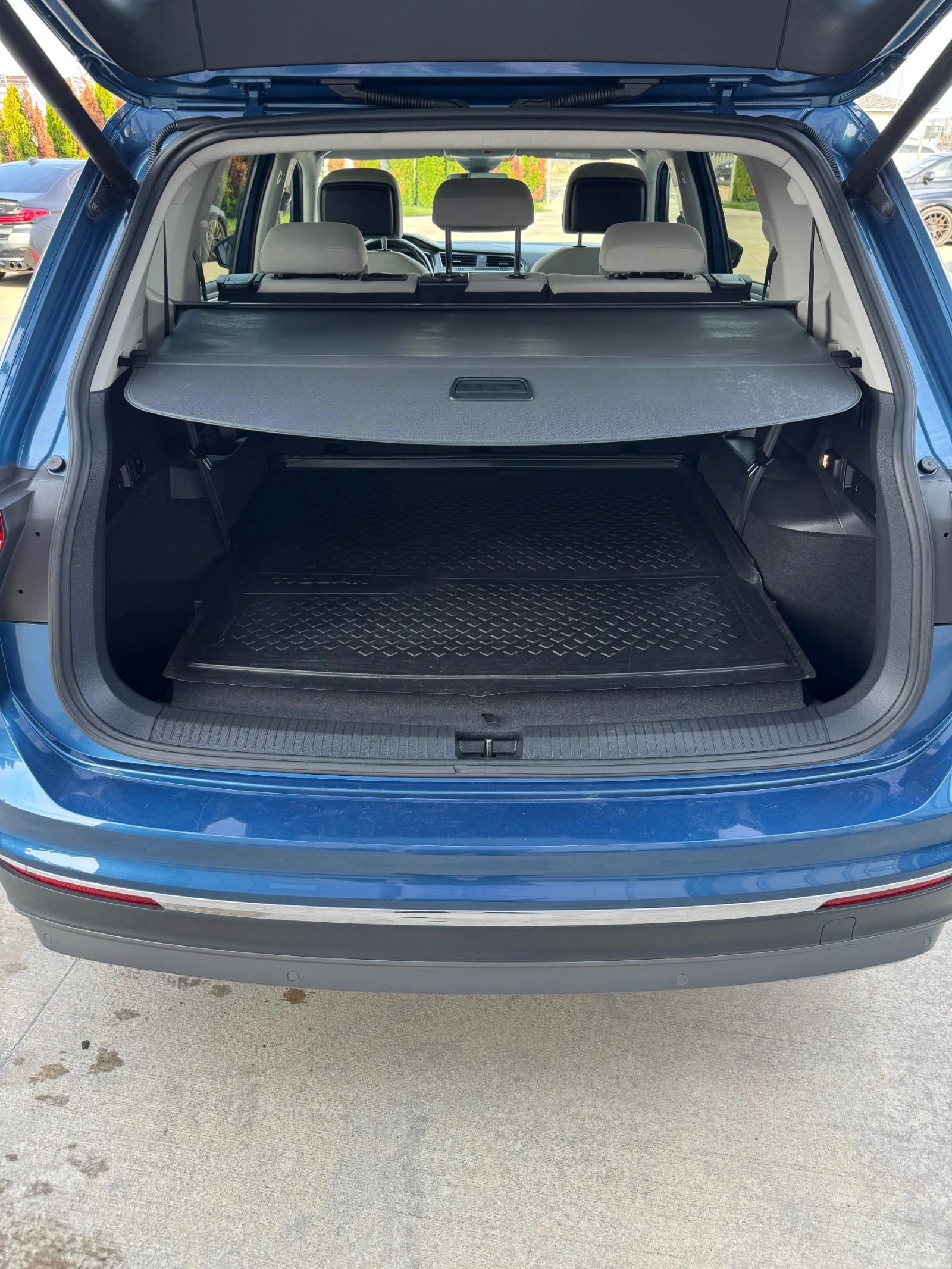 VW Tiguan Allspace 2.0TDI/4MOTION/PANO/ЛИЗИНГ, снимка 15 - Автомобили и джипове - 55128121