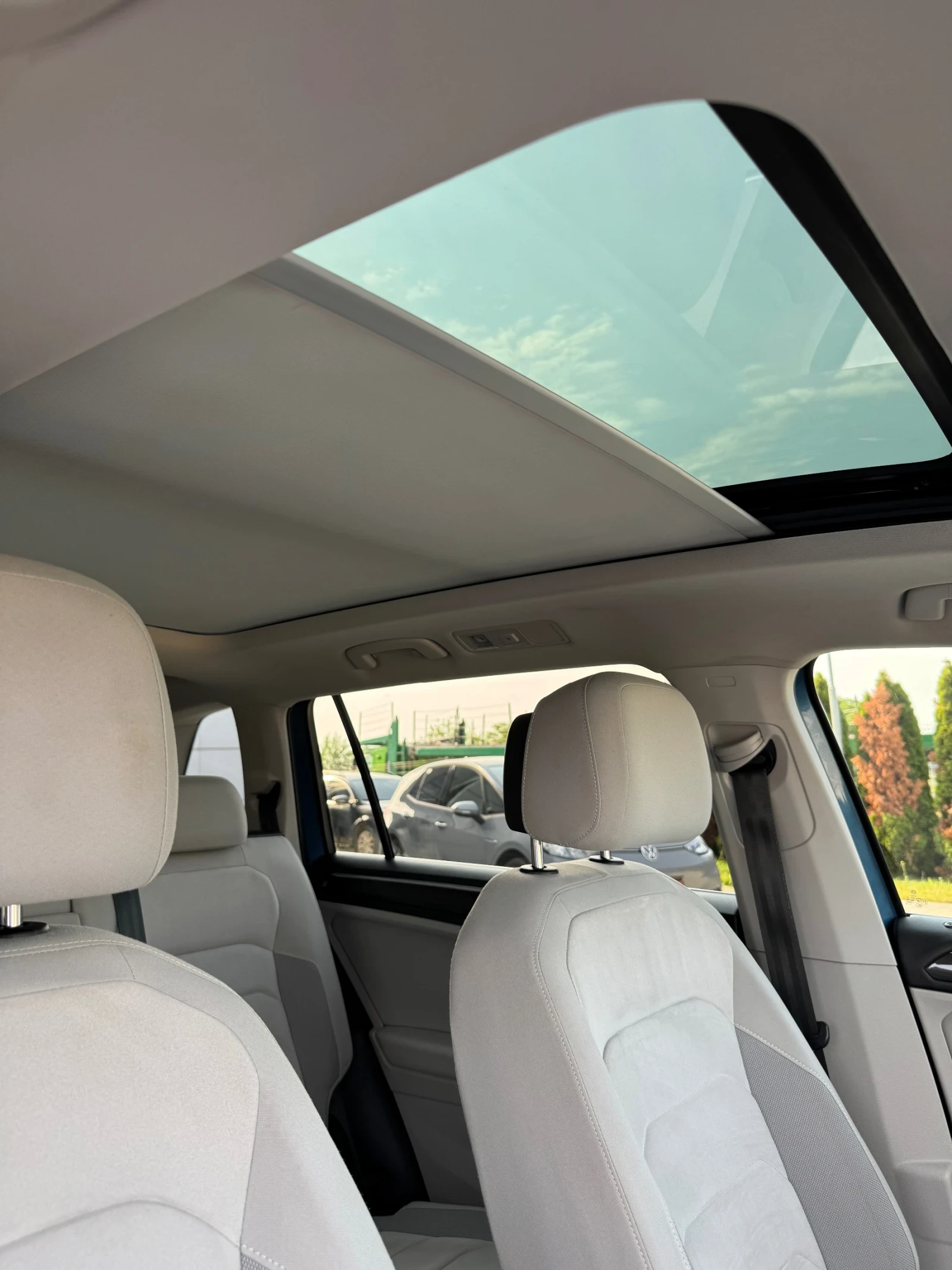 VW Tiguan Allspace 2.0TDI/4MOTION/PANO/ЛИЗИНГ, снимка 12 - Автомобили и джипове - 55128121