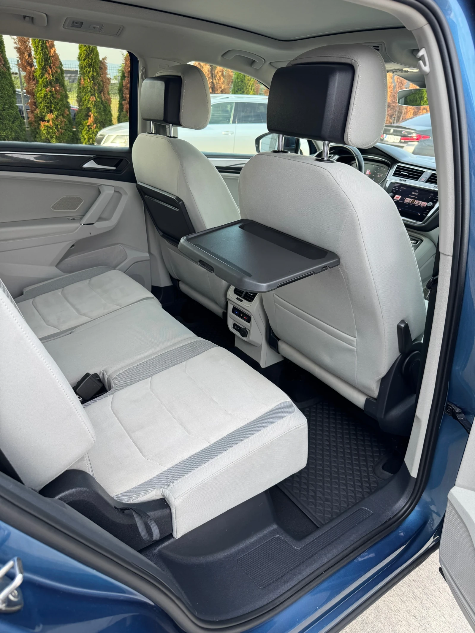 VW Tiguan Allspace 2.0TDI/4MOTION/PANO/ЛИЗИНГ, снимка 10 - Автомобили и джипове - 55128121