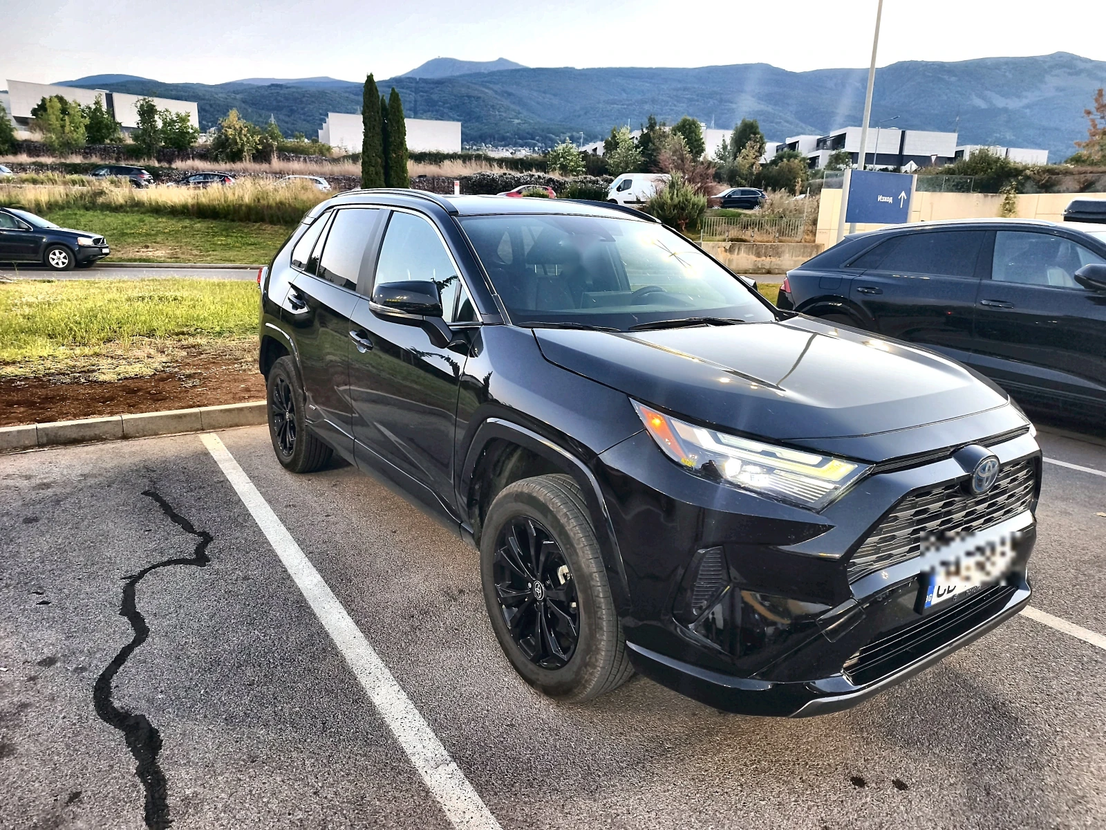 Toyota Rav4 2.5 Hybrid AWD SE, снимка 3 - Автомобили и джипове - 56004228