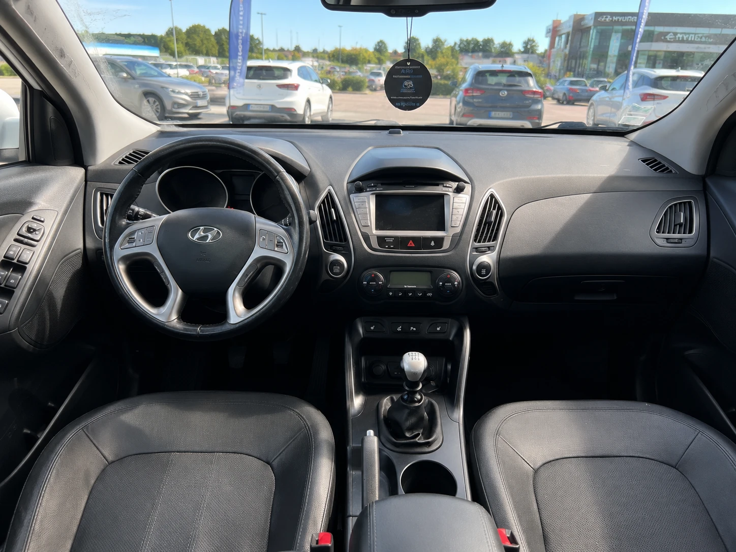Hyundai IX35 2.0 CRDi Premium Limited 2WD, снимка 4 - Автомобили и джипове - 56048291