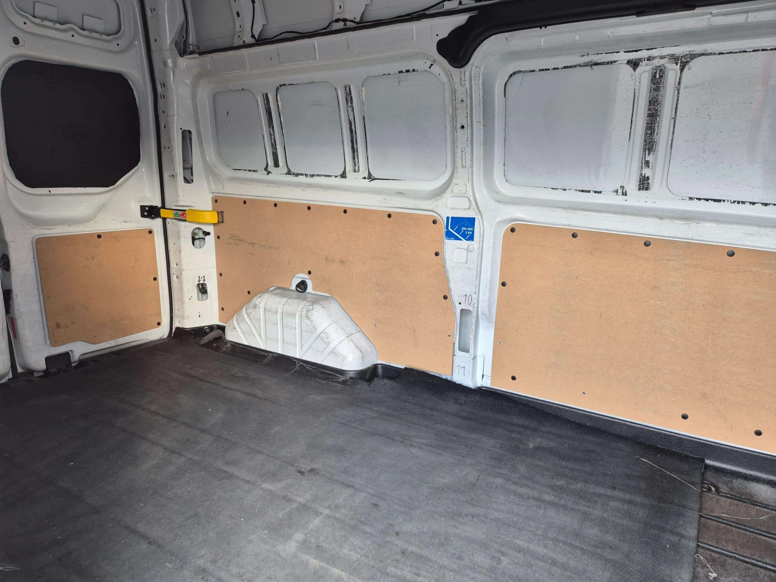 Ford Transit Custom 2.0L EcoBlue - изображение 9