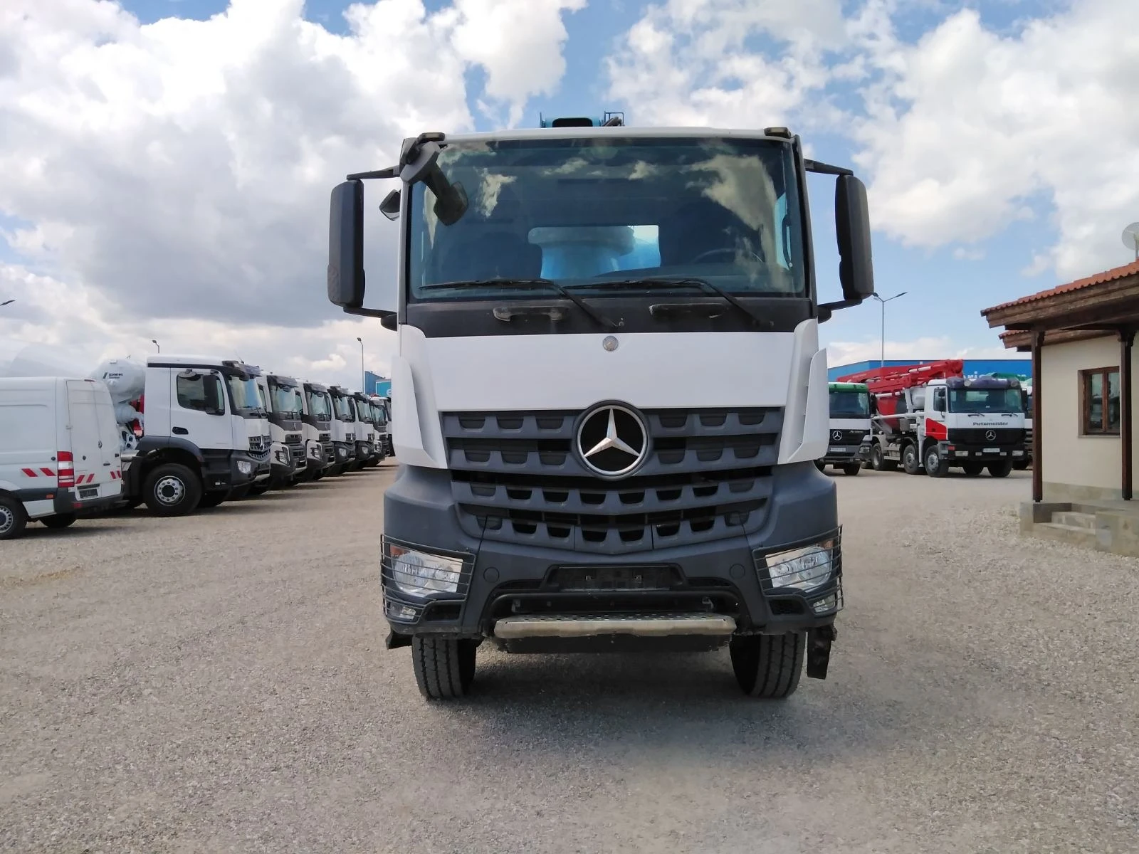 Бетон помпа Mercedes-Benz AROCS 4140 CIFA 8X6 - изображение 2