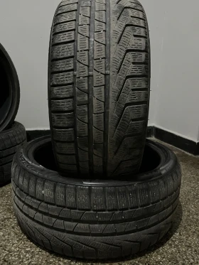 Гуми Зимни 245/40R20, снимка 3 - Гуми и джанти - 47662517