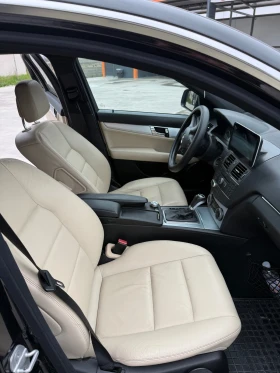 Mercedes-Benz C 220, снимка 9