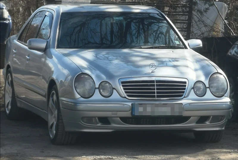 Mercedes-Benz E 270, снимка 14 - Автомобили и джипове - 47513621