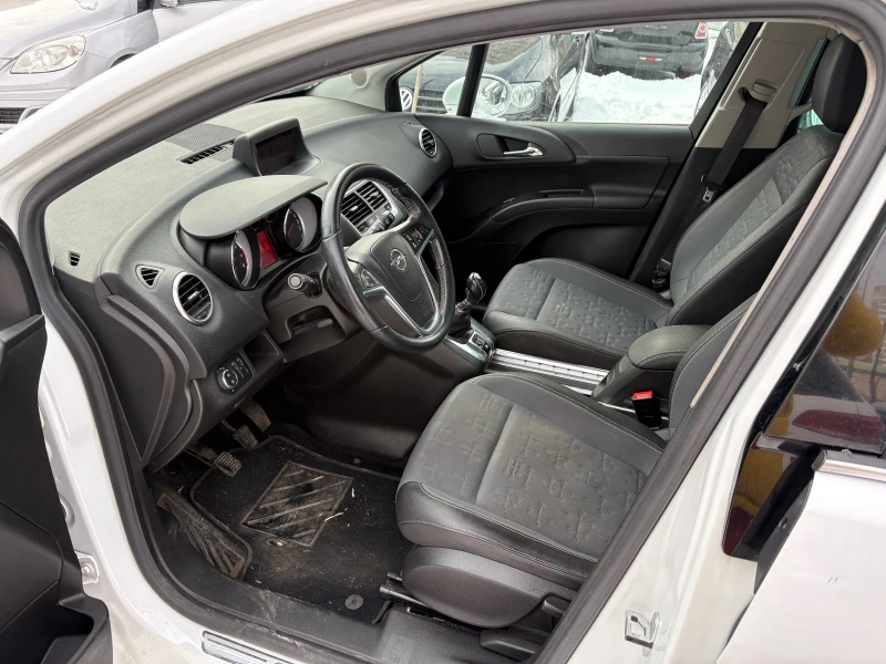 Opel Meriva 1.4 фабрична газ, снимка 9 - Автомобили и джипове - 49115894