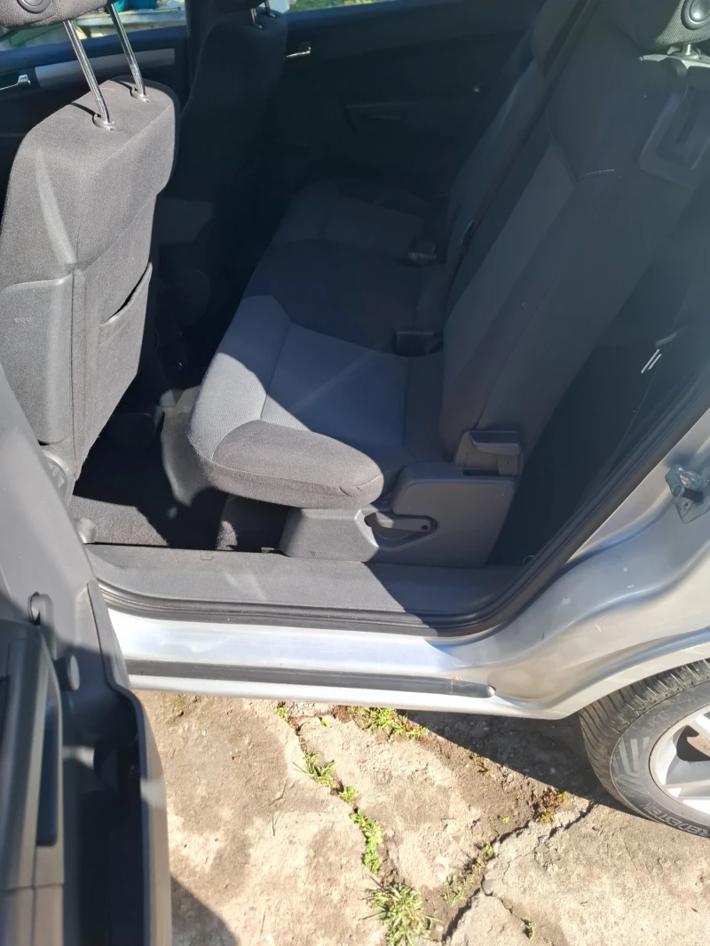 Opel Zafira, снимка 4 - Автомобили и джипове - 51004018