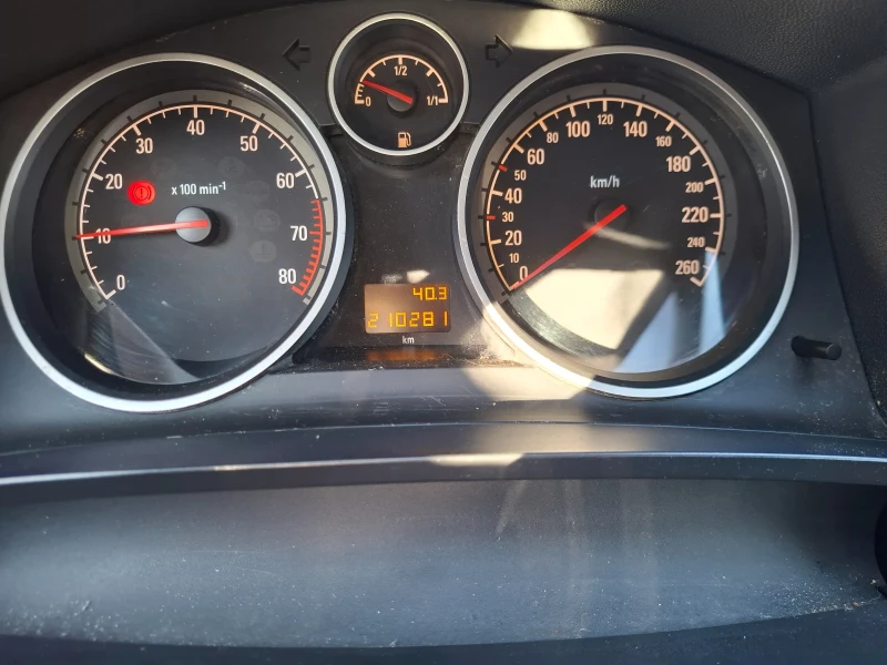 Opel Zafira, снимка 2 - Автомобили и джипове - 51004018