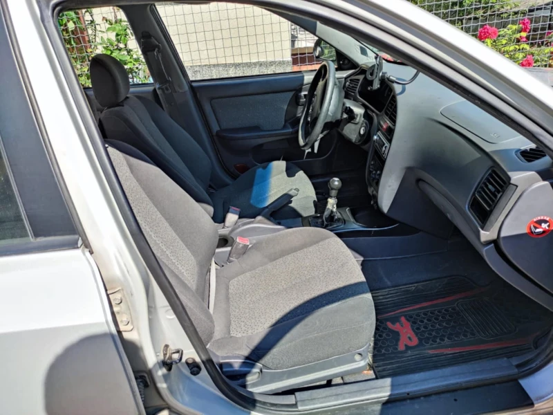 Hyundai Elantra, снимка 8 - Автомобили и джипове - 50588624