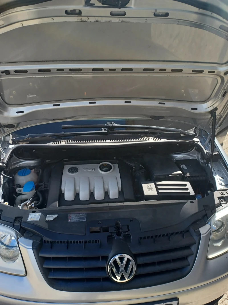 VW Touran, снимка 9 - Автомобили и джипове - 52338242