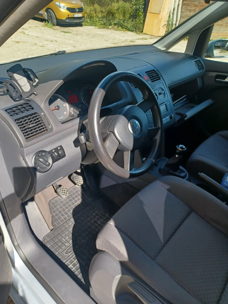 VW Touran, снимка 15 - Автомобили и джипове - 52338242