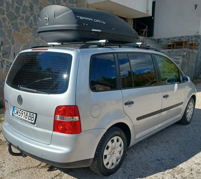 VW Touran, снимка 6 - Автомобили и джипове - 52338242