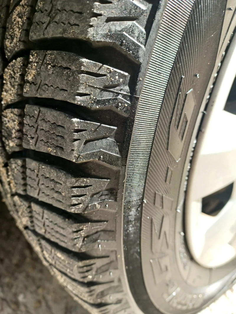 VW Touran, снимка 11 - Автомобили и джипове - 52338242