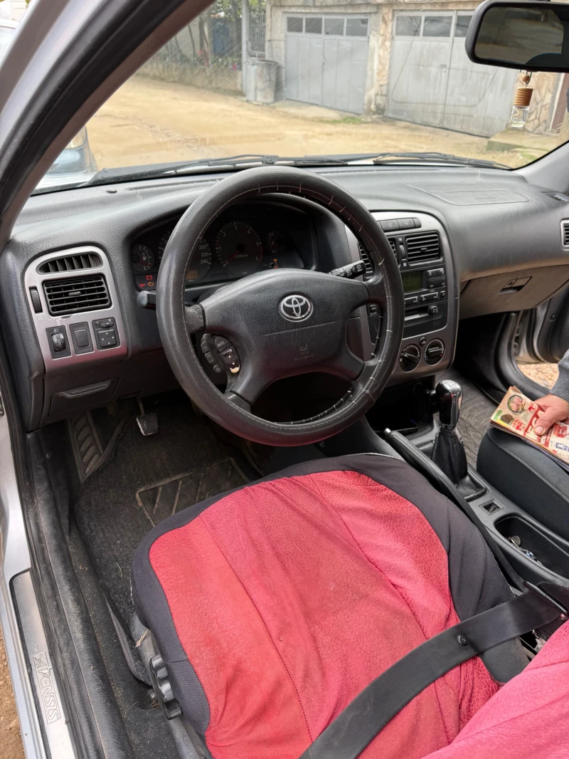 Toyota Avensis, снимка 7 - Автомобили и джипове - 52675444