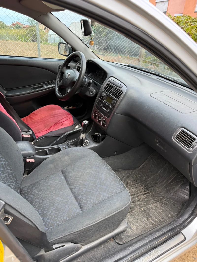 Toyota Avensis, снимка 4 - Автомобили и джипове - 52675444