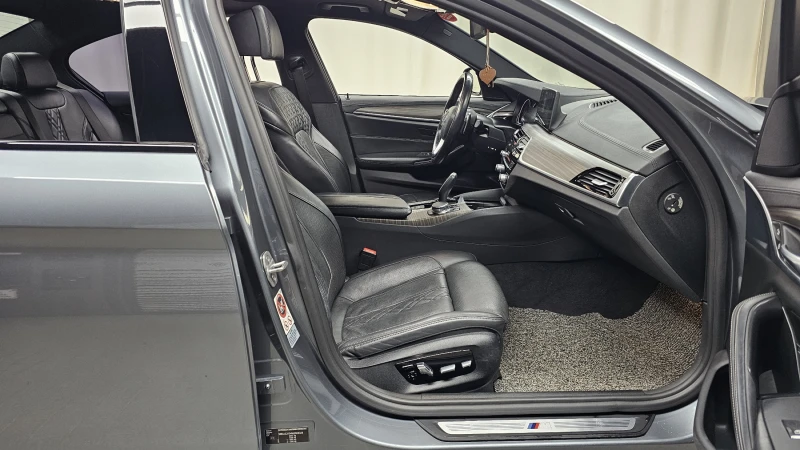 BMW 520 d M sport, снимка 10 - Автомобили и джипове - 52563366