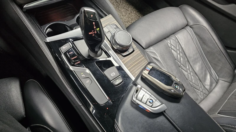 BMW 520 d M sport, снимка 8 - Автомобили и джипове - 52563366