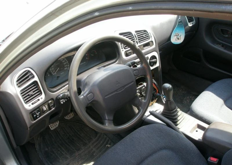 Mitsubishi Galant 2,0 16V 150к.с., снимка 6 - Автомобили и джипове - 47016572